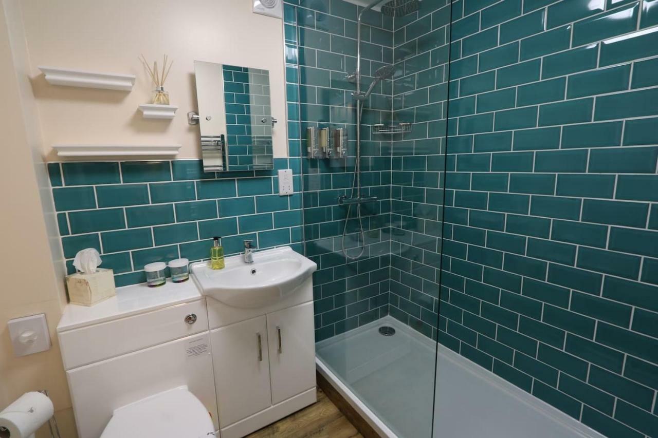 Pristine Apartment In The Centre Of Глостънбъри Екстериор снимка