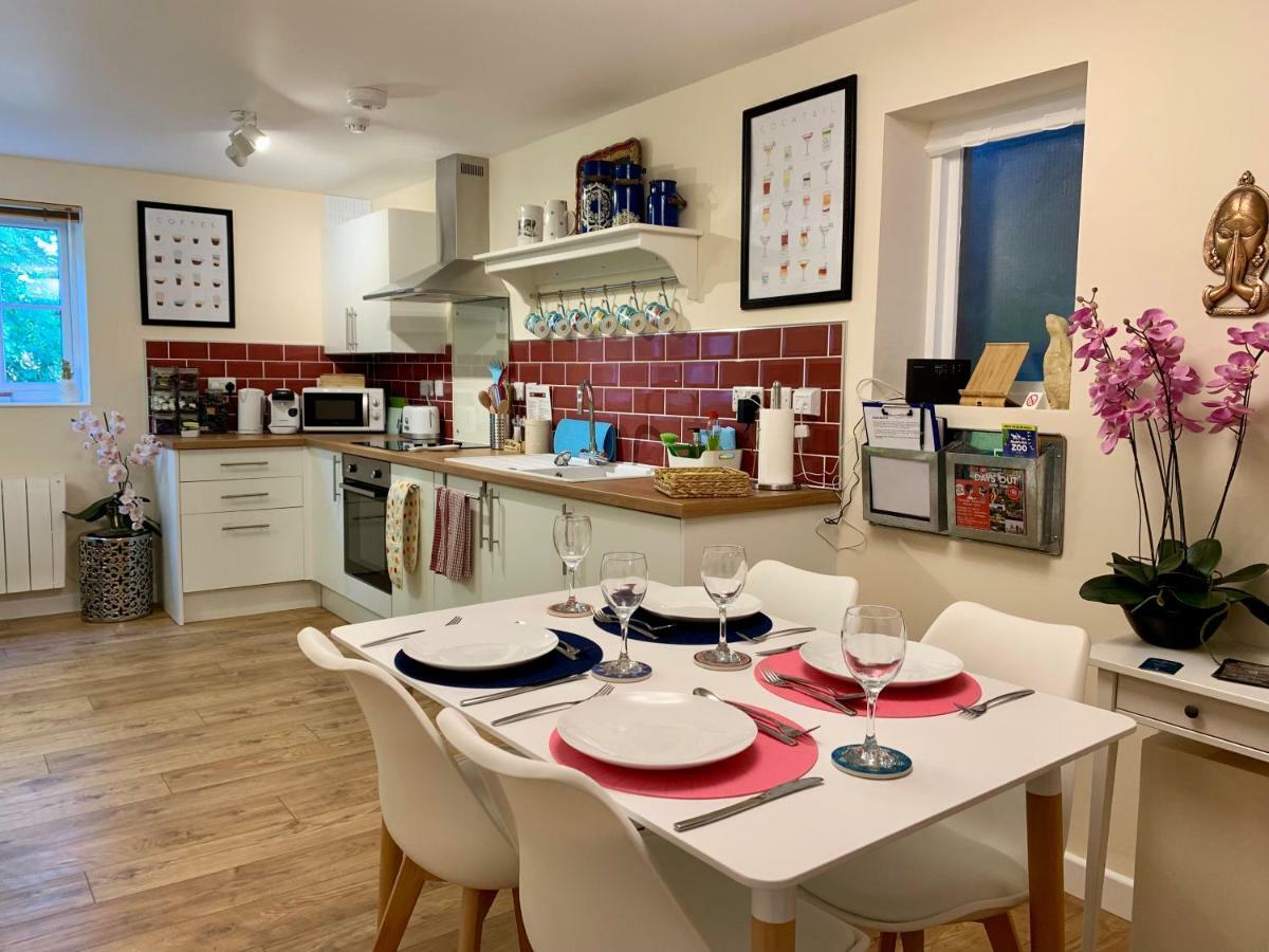 Pristine Apartment In The Centre Of Глостънбъри Екстериор снимка