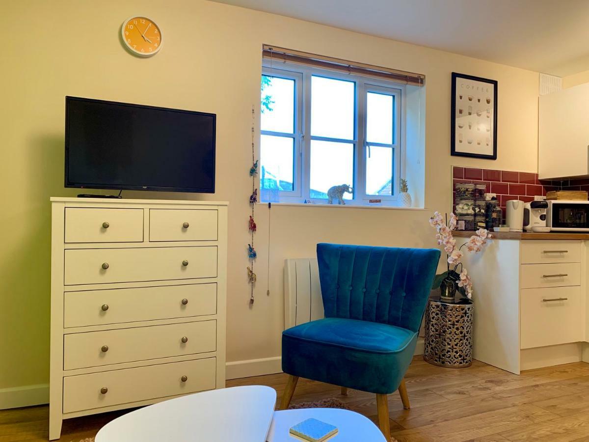Pristine Apartment In The Centre Of Глостънбъри Екстериор снимка