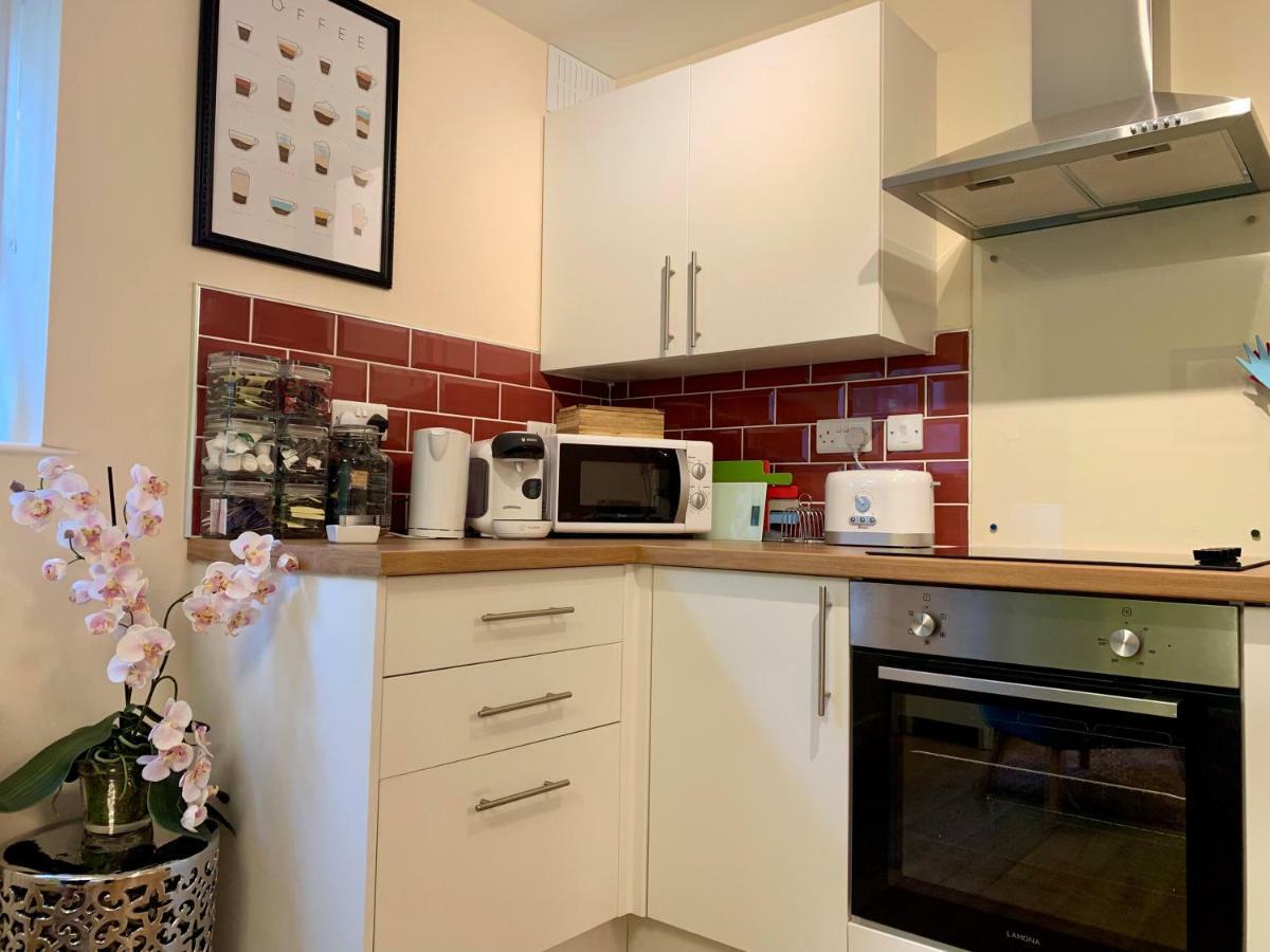 Pristine Apartment In The Centre Of Глостънбъри Екстериор снимка